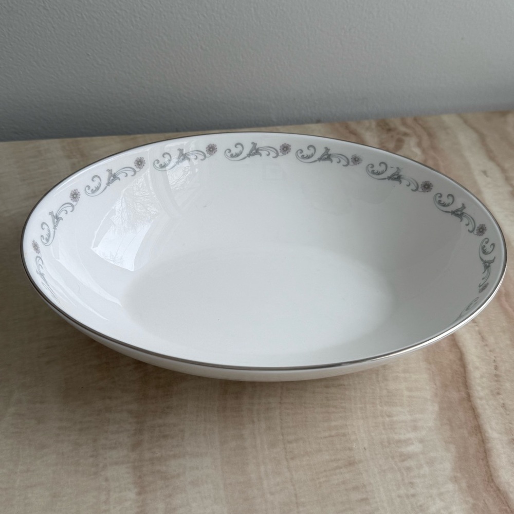 Royal Worcester Bridal 9" Oval Vegetable Bowl
